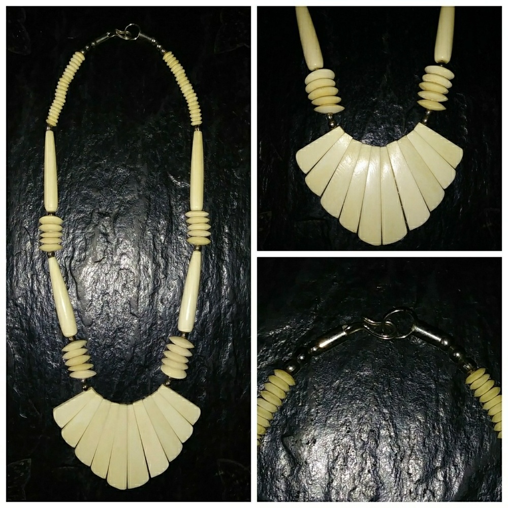 🌼Faux Ivory Necklace